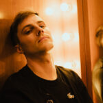 Tom Gregory „Glow In The Dark” (mat. prasowe Sony Music Entertainment Poland)