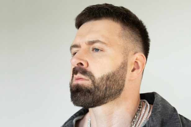 Grzegorz Hyży (mat. prasowe Sony Music Entertainment Poland)