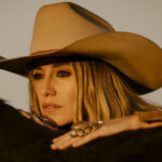 Lainey Wilson „Whirlwind” (fot. Broken Bow Records / BMG)