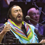 Luciano Pavarotti w Belgradzie w 2005 roku (fot. Marko Rupena / Shutterstock.com)