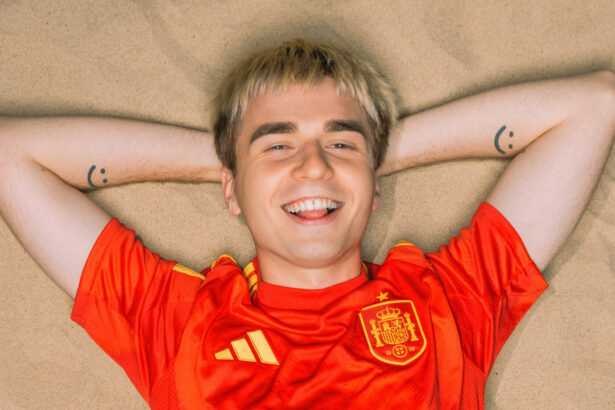 Mata „Lloret de Mar” (mat. prasowe Sony Music Entertainment Poland)