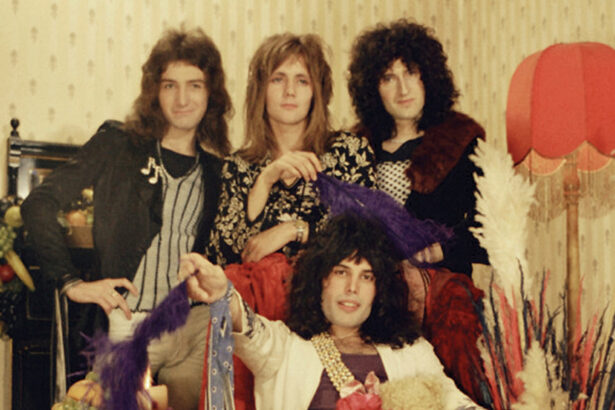 Queen w 1973 roku (fot. Douglas Puddifoot)