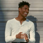 Jon Batiste (fot. Universal Music Polska)