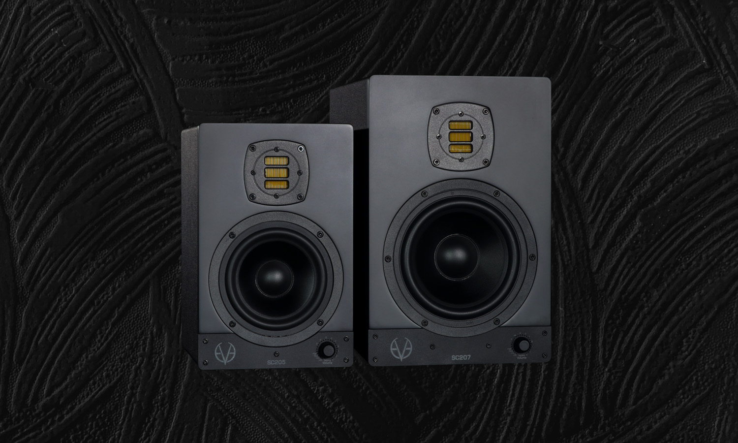 EVE Audio SC205 / SC207 All Black (fot. EVE Audio)