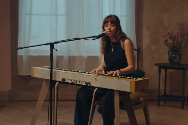 Margo „Leather Jacket” & Casio PX-S7000 (fot. YouTube / CASIO Music Europe)