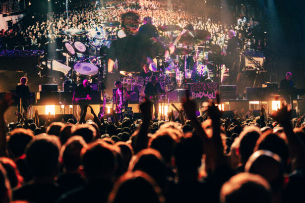 The Cure w klubie Troxy (fot. Tom Pallant)