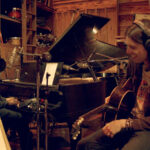 James Bay & Jon Batiste „Sunshine In The Room” (mat. prasowe Universal Music Polska)
