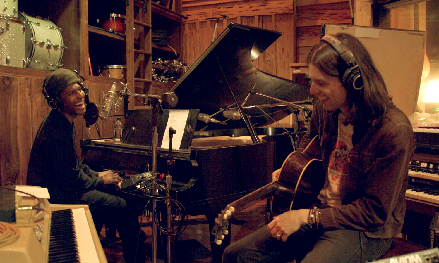 James Bay & Jon Batiste „Sunshine In The Room” (mat. prasowe Universal Music Polska)