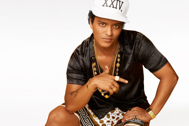 Bruno Mars (fot. Kai Z. Feng / mat. prasowe Atlatnic Records)