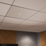 Sennheiser TeamConnect Ceiling Medium Ceiling Tile / TCC M CT (fot. Sennheiser)