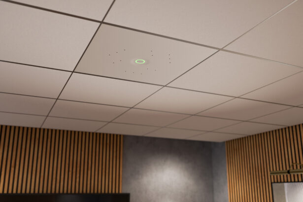 Sennheiser TeamConnect Ceiling Medium Ceiling Tile / TCC M CT (fot. Sennheiser)