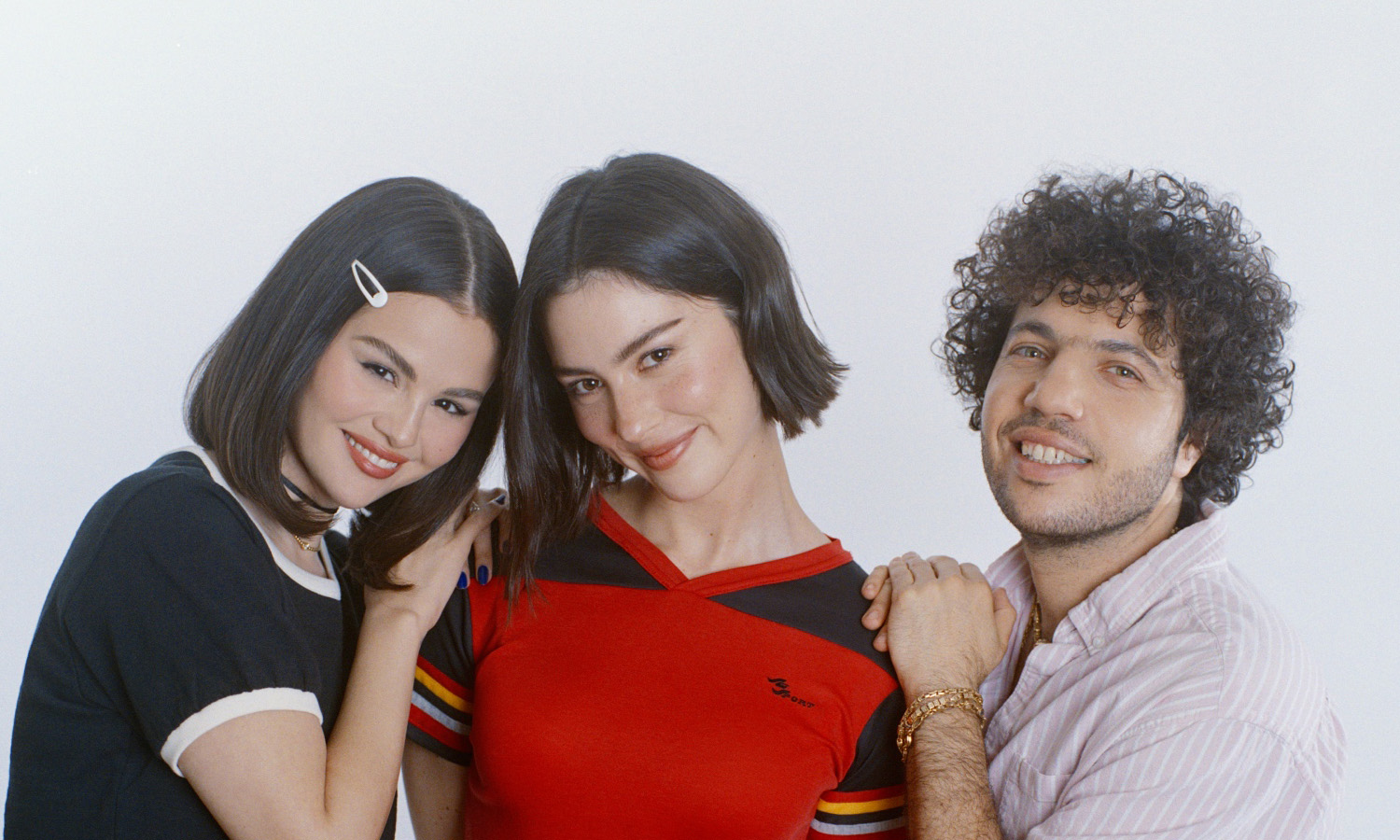 Selena Gomez Gracie Abrams benny blanco „Call Me When You Break Up” (fot. Aidan Cullen / mat. prasowe Universal Music Polska)
