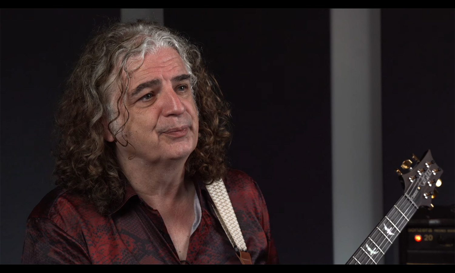 Jakko Jakszyk (fot. YouTube / PRS Guitars)