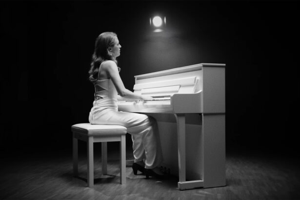 Clara Haberkamp & Yamaha CLP-885 (fot. YouTube / Yamaha Music Europe)