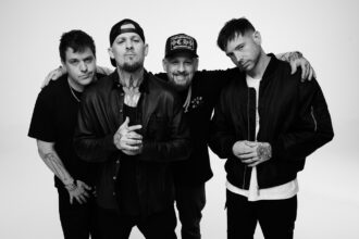 Good Charlotte „Motel Du Cap” (fot. Jen Rosenstein / mat. prasowe Warner Music Poland)