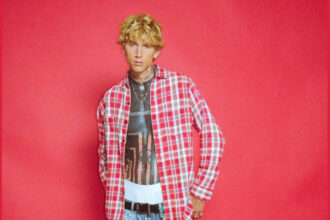 mgk „lost americana” (fot. Sam Cahill / mat. prasowe Universal Music Polska)