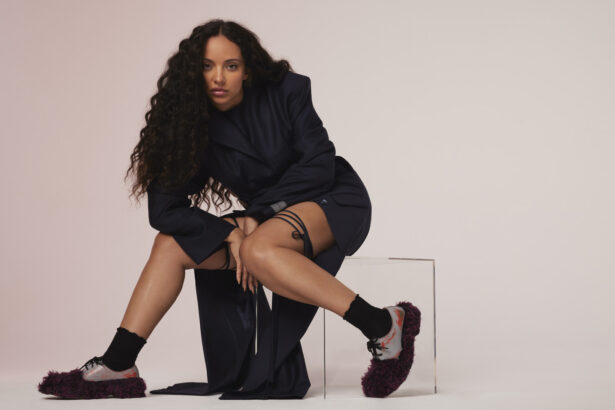 JADE „THAT’S SHOWBIZ BABY!” (fot. Conor Cunningham / mat. prasowe Sony Music Entertainment Poland)