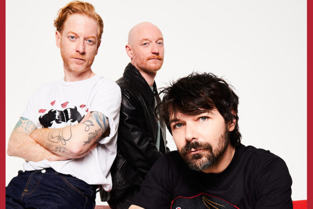 Biffy Clyro „Futique” (fot. Eva Pental / mat. prasowe Warner Music Poland)