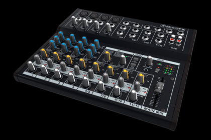 Mackie Mix12FX (fot. Mackie)