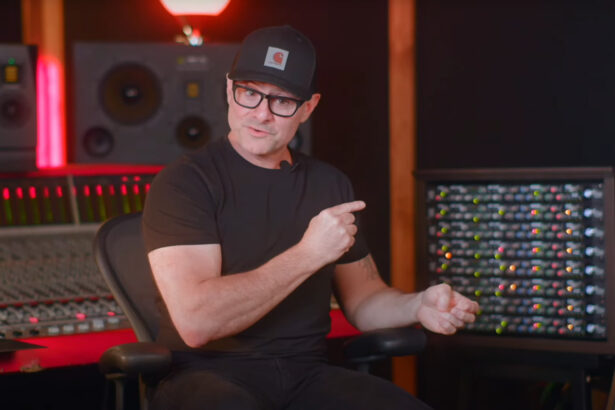 Dan Malsch & SSL Revival 4000 (fot. YouTube / Solid State Logic)