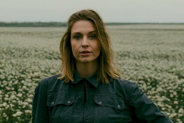 Julia Kamińska „MORZE” (fot. Wiktor Bilik / mat. prasowe Warner Music Poland)