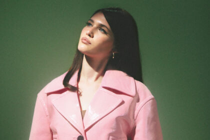 Sienna Spiro „Die On This Hill” (mat. prasowe Universal Music Polska)