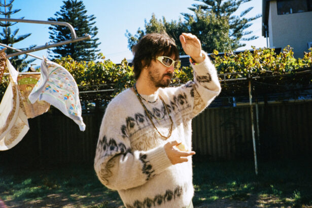 Tame Impala „Deadbeat” (fot. Julian Klincewicz / mat. prasowe Sony Music Entertainment Poland)
