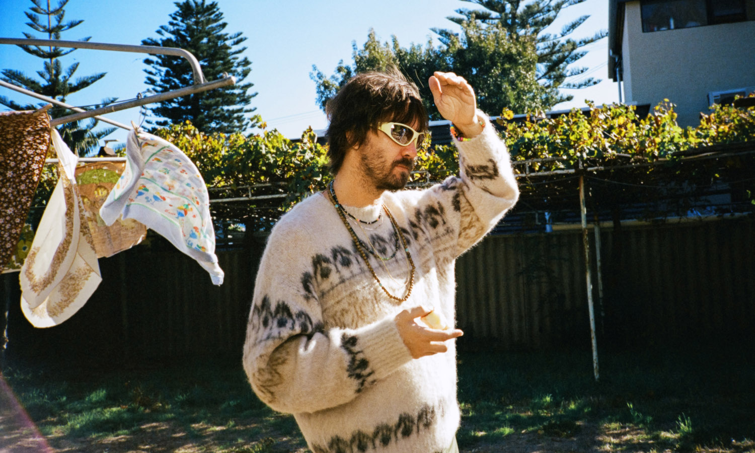 Tame Impala „Deadbeat” (fot. Julian Klincewicz / mat. prasowe Sony Music Entertainment Poland)