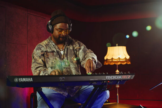 Dan Rouse & Yamaha MODX M7 (fot. YouTube / Yamaha Synths Official)