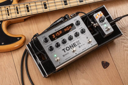 TONEX Pedal Bass Edition i TONEX ONE Bass Edition (fot. IK Multimedia)