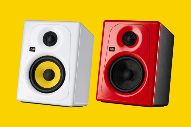 KRK KREATE 5 White i KREATE 5 Scarlett (fot. KRK Systems)