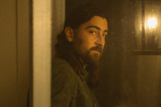 Noah Kahan „The Great Divide” (fot. Patrick McCormack / mat. prasowe Universal Music Polska)