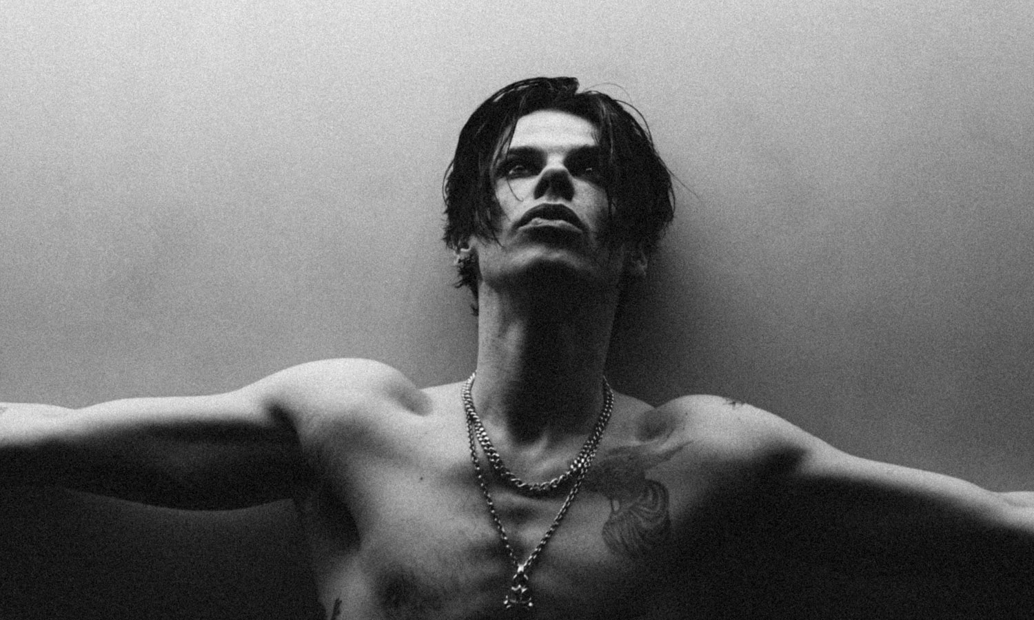 YUNGBLUD „Zombie” (mat. prasowe Universal Music Polska)