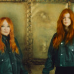 Tori Amos & Natashya Hawley „Stronger Together” (fot. Kasia Woźniak / mat. prasowe Universal Music Polska)
