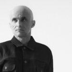 Artur Rojek „Gruby, mały” (fot. Daniel Jaroszek / mat. prasowe Sony Music Entertainment Poland)