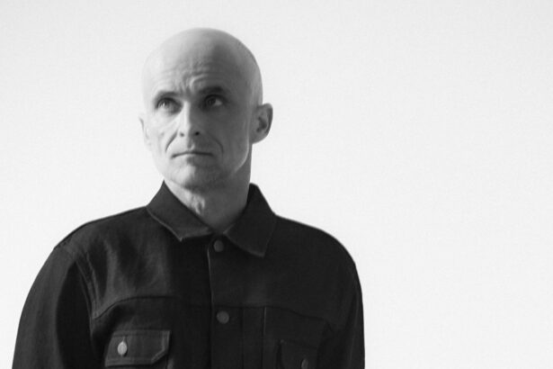 Artur Rojek „Gruby, mały” (fot. Daniel Jaroszek / mat. prasowe Sony Music Entertainment Poland)