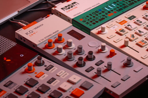 teenage engineering EP-136 K.O. sidekick (fot. teenage engineering)