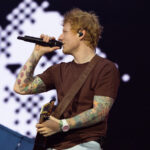 Ed Sheeran i Sennheiser Spectera (fot. Mark Surridge)