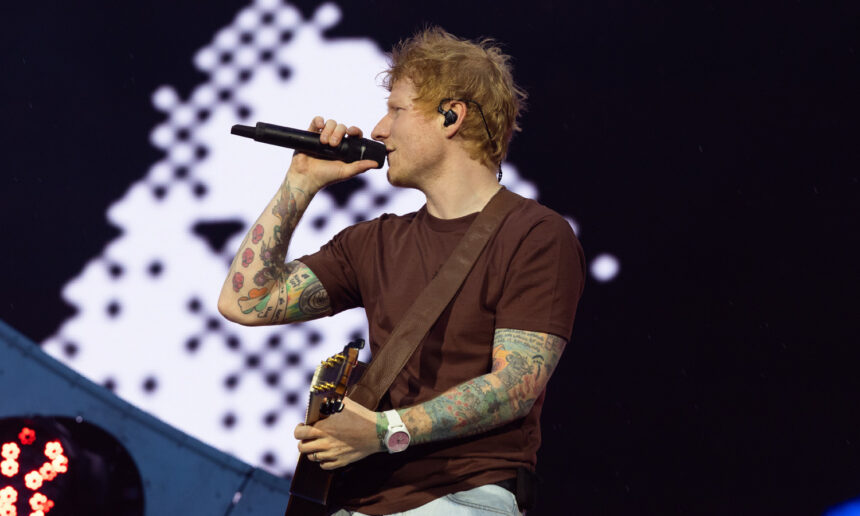 Ed Sheeran i Sennheiser Spectera (fot. Mark Surridge)