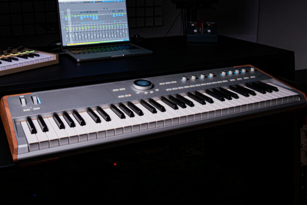 Arturia AstroLab 61 Silver (fot. Arturia)