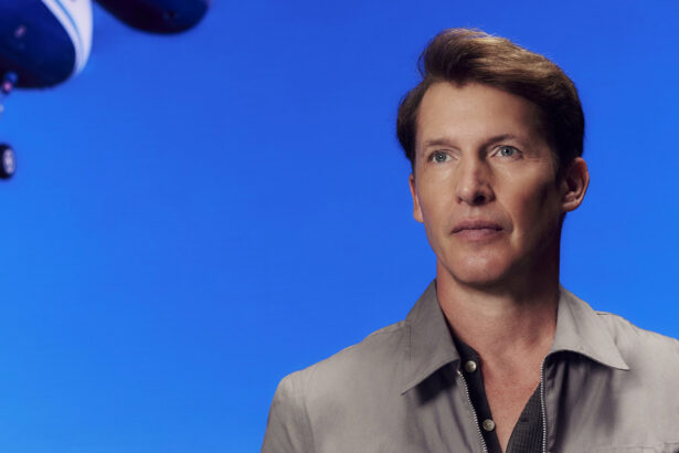 James Blunt „Weight Of It All” (fot. Jeff Hahn / mat. prasowe Warner Music Poland)