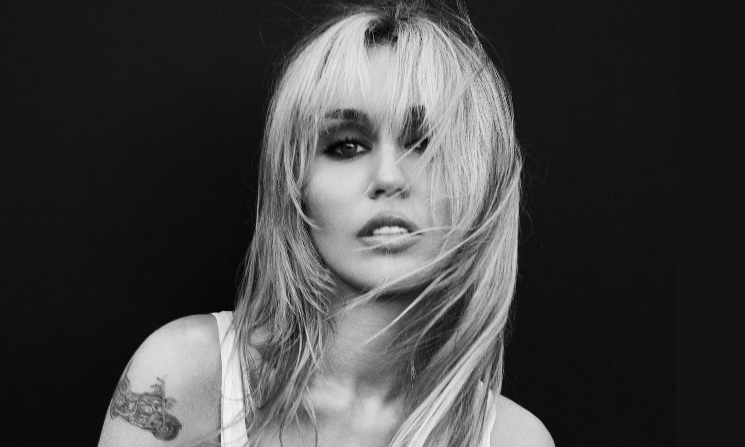 Miley „Bass Persuades” (mat. prasowe Warner Music Poland)